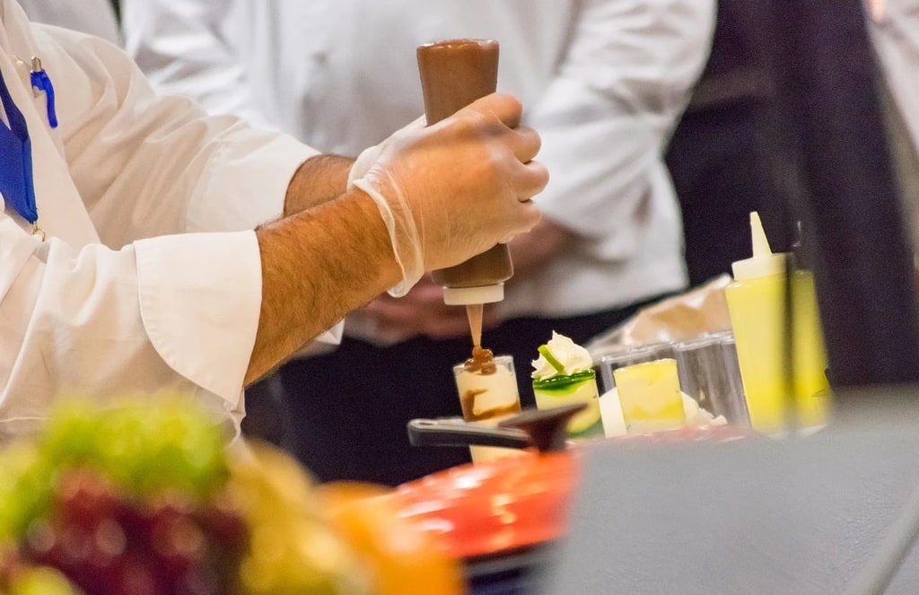 Que savoir sur les tentes de réception dans la restauration ?